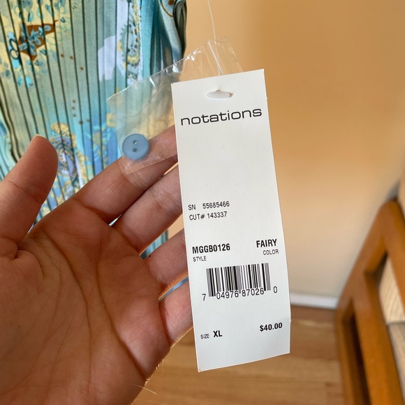 ✨ Brand new Notations paisley, pleated blouse with ruffled bottom✨ - Picture 7 of 7